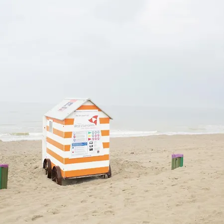 In Near Beach, Cleaning Included Сasa de vacaciones De Haan